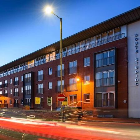Luxury City Apartment Underground Parking 5* Belfast Bagian luar foto