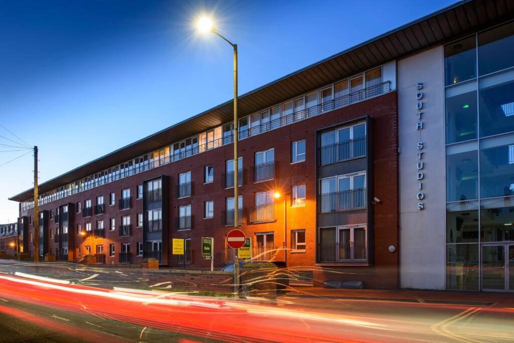 Luxury City Apartment Underground Parking 5* Belfast Bagian luar foto